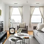 One-Bedroom On Boylston Street Apt 11