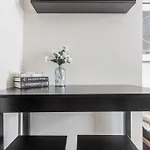 Studio On Arch Street Apt 4E