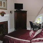 463 Beacon Street Guest house 2*