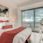 Bluebird Suites At Van Ness