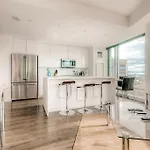 Bluebird Suites At Van Ness
