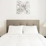 One-Bedroom On Warrenton Street Apt 16