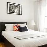 One-Bedroom On Warrenton Street Apt 18