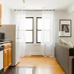 One-Bedroom On Warrenton Street Apt 18