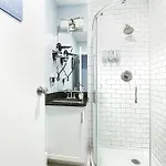 Quarters On Dot By Thatch Apartment