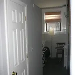 463 Beacon Street Guest house 2*