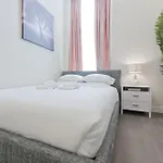 Studio On Arch Street Apt 2B