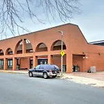 Apartment 2 Bedroom In Jamaica Plain With Parking
