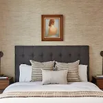 Studio On Washington Street Apt 301