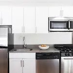 One-Bedroom On East Springfield Street Apt B