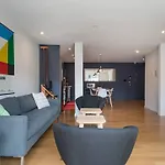 Cdc Cieaning, Modern, Spacious, 2 Bedroom With Balcony