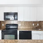 Two-Bedroom On Exeter Street Apt 203