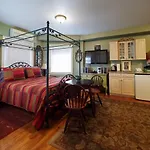 Bed & Breakfast The Gryphon House 3*