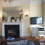 Bed & Breakfast The Gryphon House Boston
