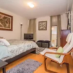 Back Bay Studio By Stars Of Boston