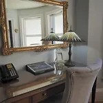 The Gryphon House 3* Boston