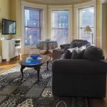Bed & Breakfast The Gryphon House Boston