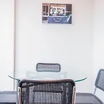 One-Bedroom On Washington Street Apt 5