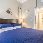 Back Bay Beacon Apartment Boston