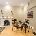 Apartment Back Bay Beacon
