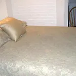 Back Bay Beacon Apartment *
