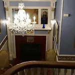 463 Beacon Street Guest house