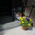 Guest house 463 Beacon Street 2*