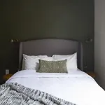 Studio On Arch Street Apt 2E