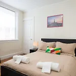 Gorgeous 2 Bedroom Apartment By Boston University And Private Parking