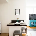 Modern Back Bay Suites By Sonder