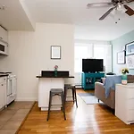 Modern Back Bay Suites By Sonder