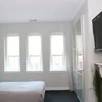 Apartment Stylish On Newbury St, Is Boston! #12 *