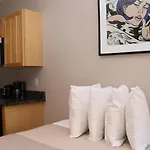 Apartment Stylish Downtown In The South End, C. Ave #1 *