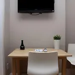 Apartment Stylish Downtown In The Southend, C.ave# 2