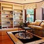 Grand View On Jones Hill Condo