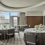 Four Seasons One Dalton Street, Hotel