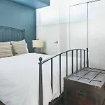 Bi-Level 2Br In Downtown Crossing By Sonder