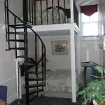 Guest house 463 Beacon Street