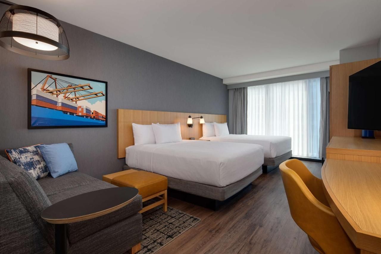 Hyatt Place Boston/seaport District Hotel 3*