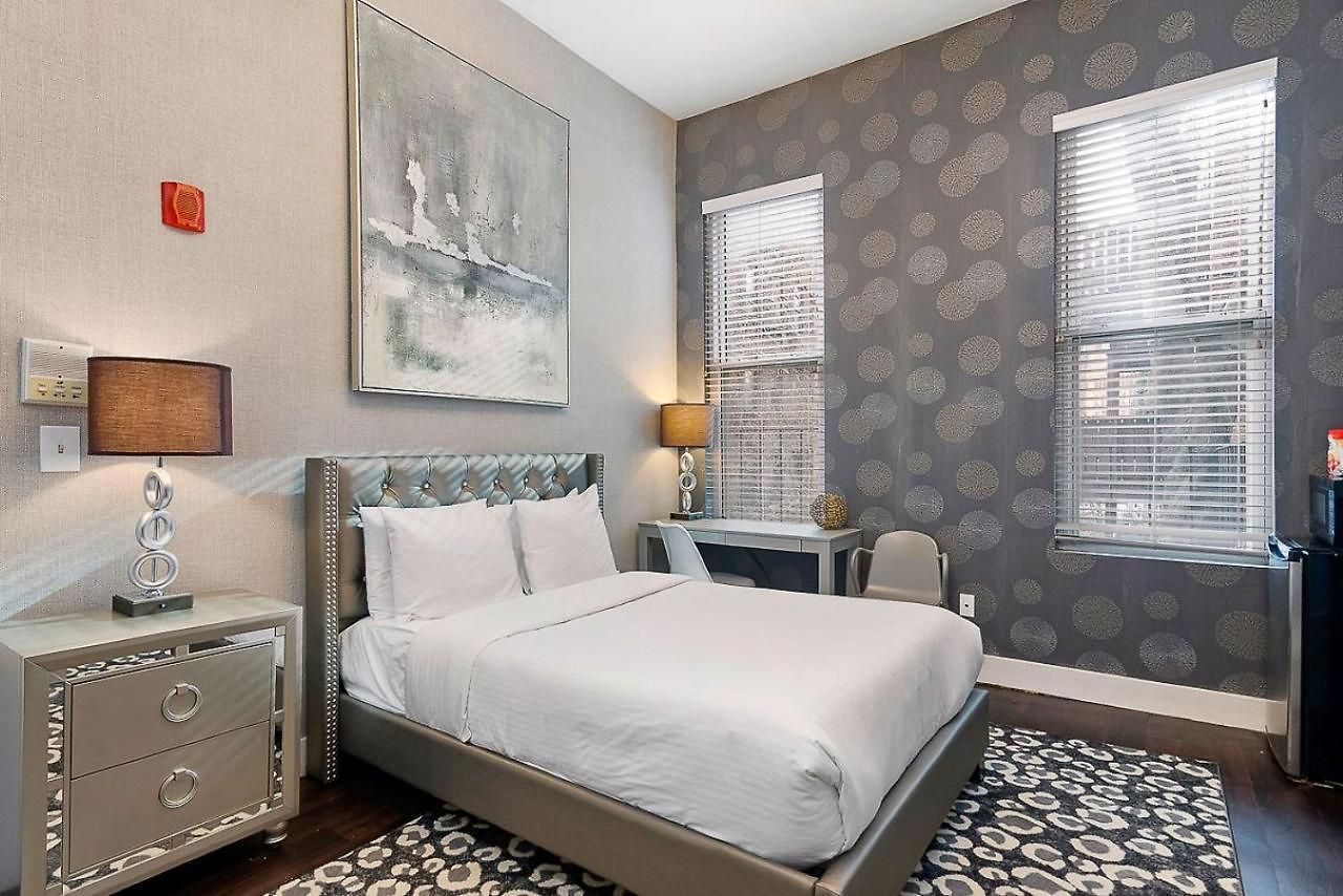 Bay Village Apartment