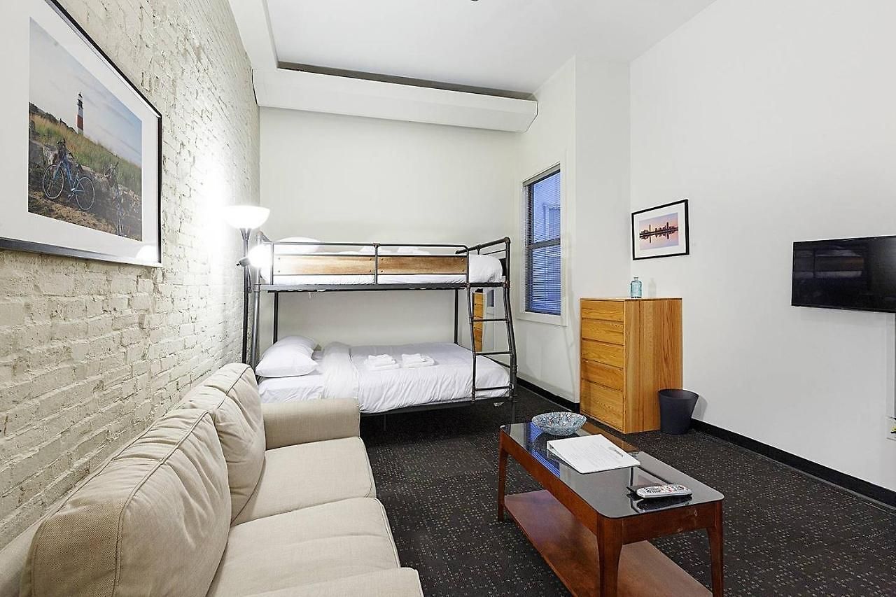 Studio Ready 4 Students & Traveling Professionals! 310 *