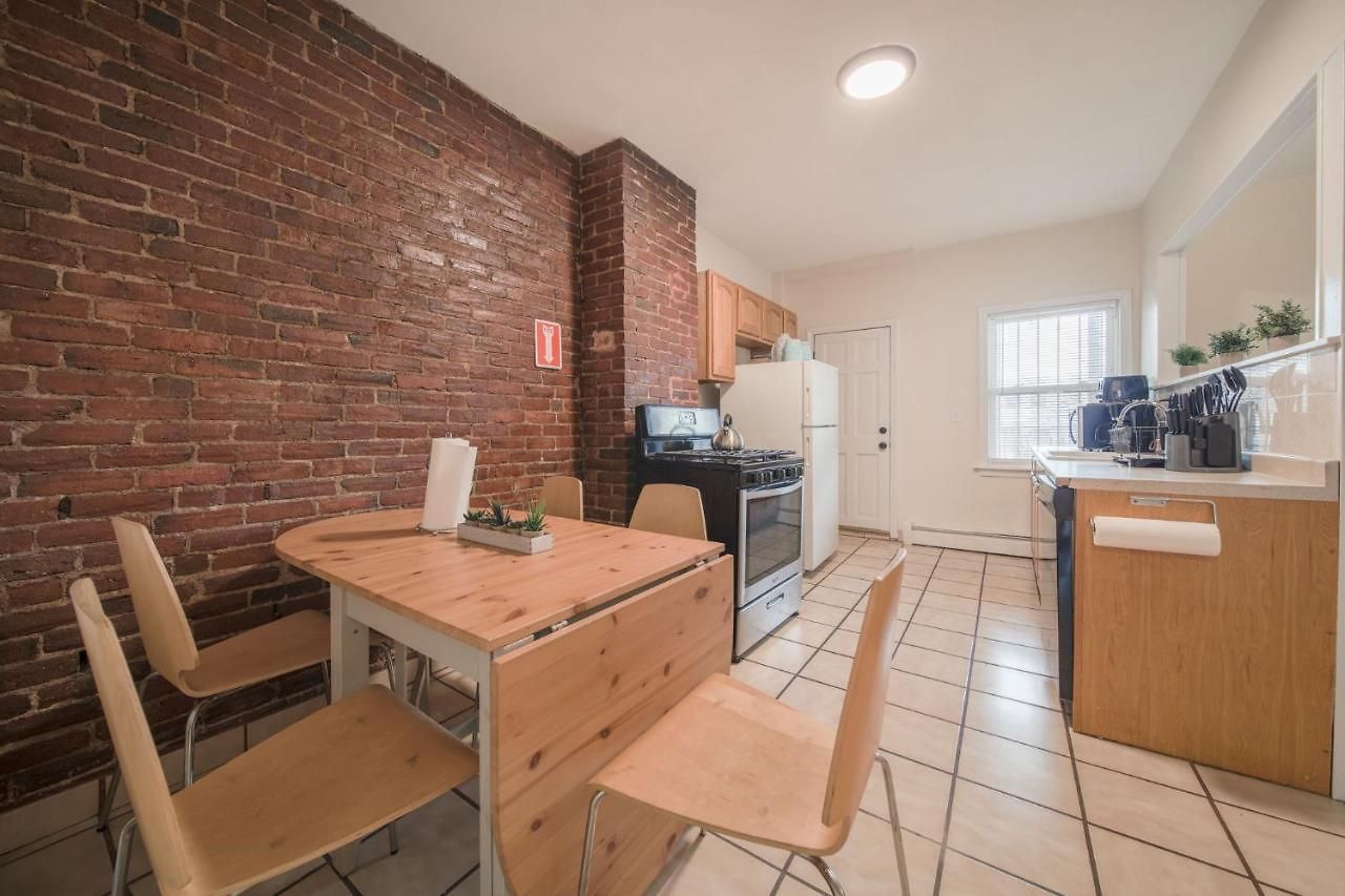 2br In The Heart Of Near Med Apartment