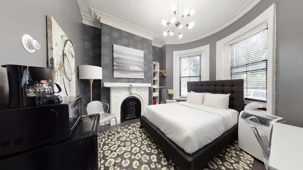 Bay Village Apartment