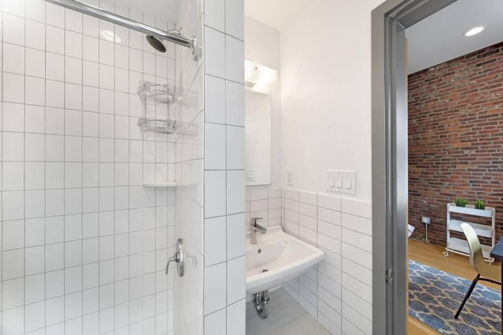 Simple Furnished In The Heart Of