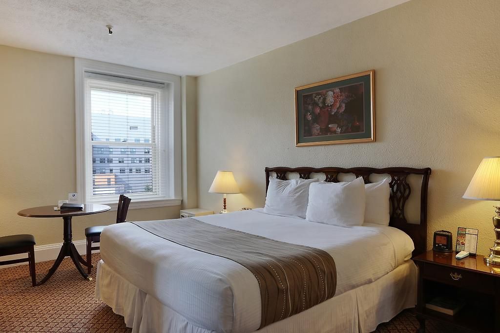 Buckminster Hotel 3*