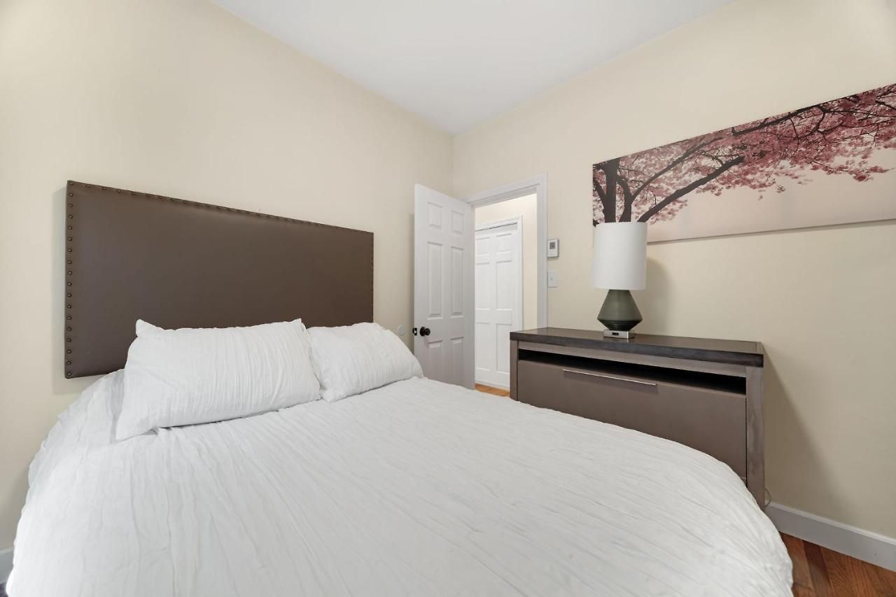 Newly Renovated 2br1ba At The Apartment Boston