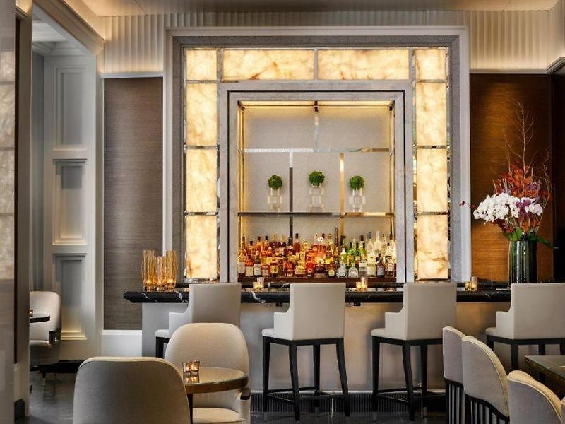 Four Seasons One Dalton Street, 5*