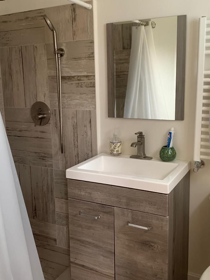 Beautiful 2-bedroom, 2-bath Townhouse *