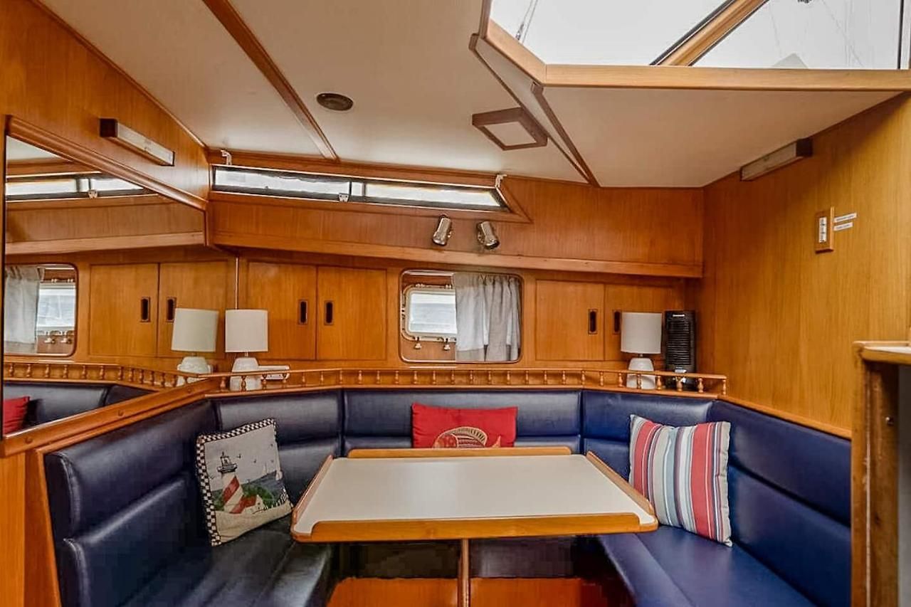 Botel 2br Spacious & Comfy 43' Yacht - Heat & Ac - On The Freedom Trail - Nights Sleep *