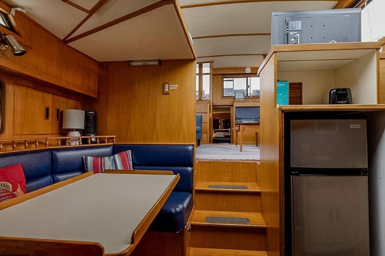 2br Spacious & Comfy 43' Yacht - Heat & Ac - On The Freedom Trail - Nights Sleep